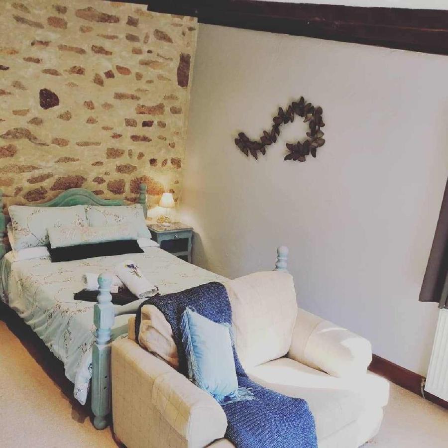 Bed and Breakfast La Grange Ancienne Montrollet Екстер'єр фото