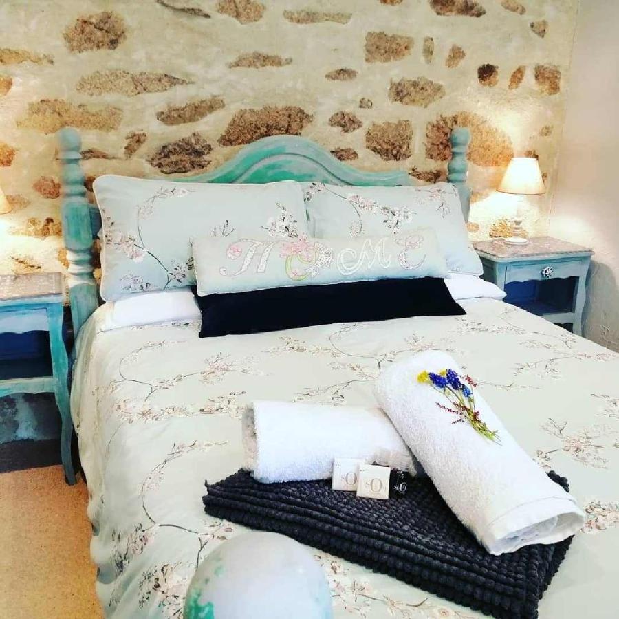 Bed and Breakfast La Grange Ancienne Montrollet Екстер'єр фото